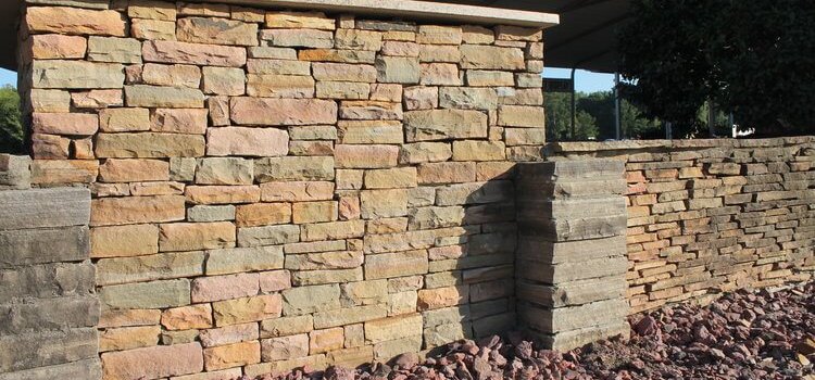 Stacking Flagstone Wall Installation